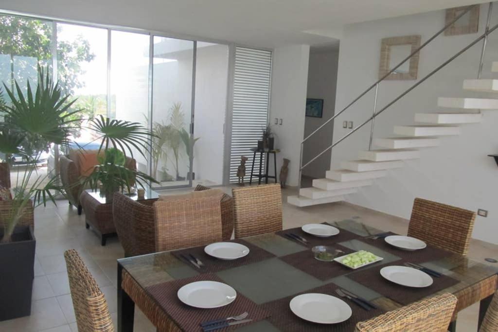 Villa Designer'S House Beach Front Superb Ocean View Hi Speed Wifi Telchac Puerto Exterior foto